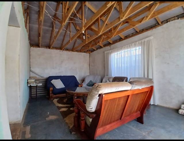 3 BEDROOM HOUSE FOR SALE IN LAKESIDE